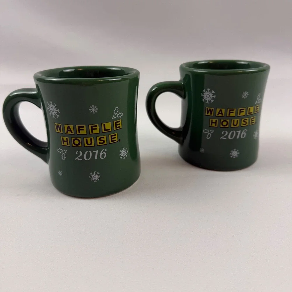2 Waffle House 2016 Waffle Holidays Coffee Mugs Tuxton Green Gingerbread Man Set